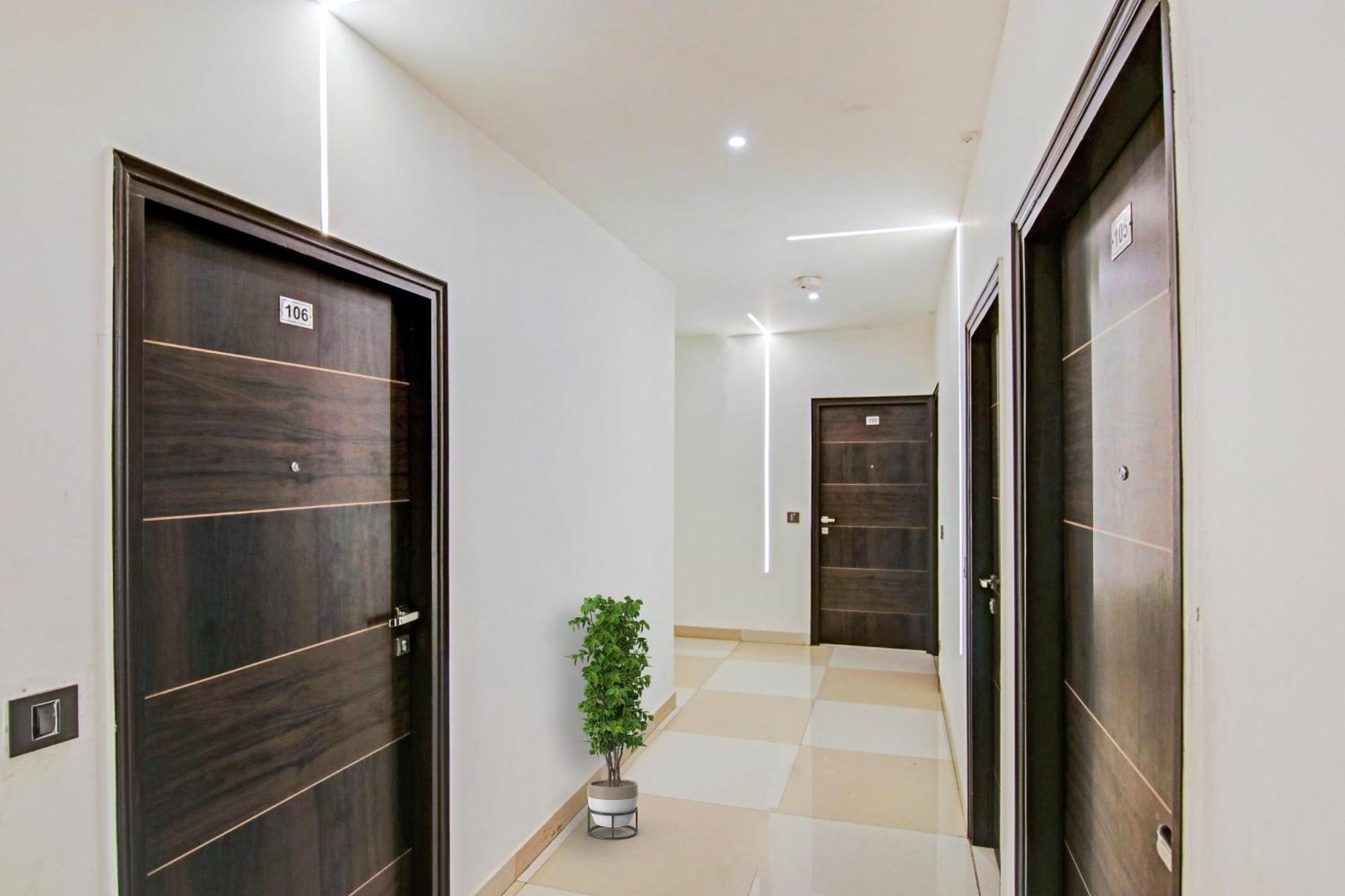 Hotel 19 West New Delhi Buitenkant foto